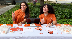 Students at Thanks Day table