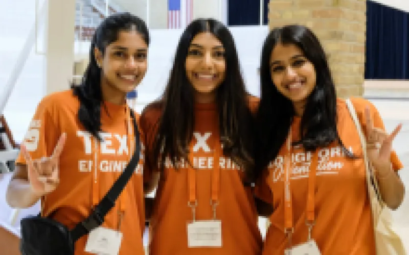 students at Greg Gym during Longhorn Orientation